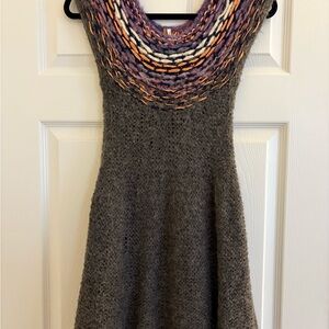 Elegant Gray Knit Dress with Multicolor Neckline